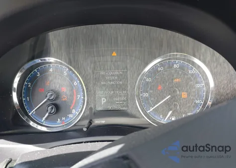 2018 Toyota Corolla Le z USA, uszkodzony, nr VIN 5YFBURHE1JP855170